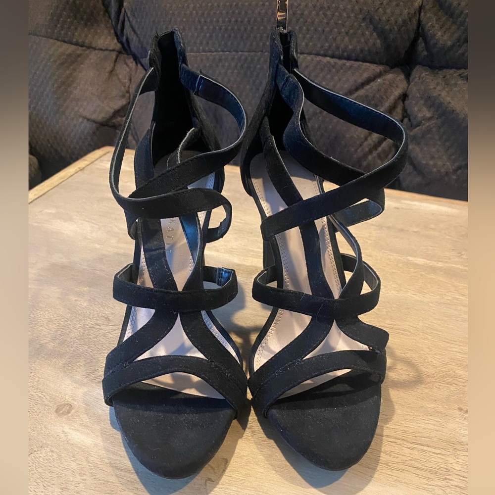 Kelly & Katie Strappy Black Suede Heeled Sandals Sz 7.5